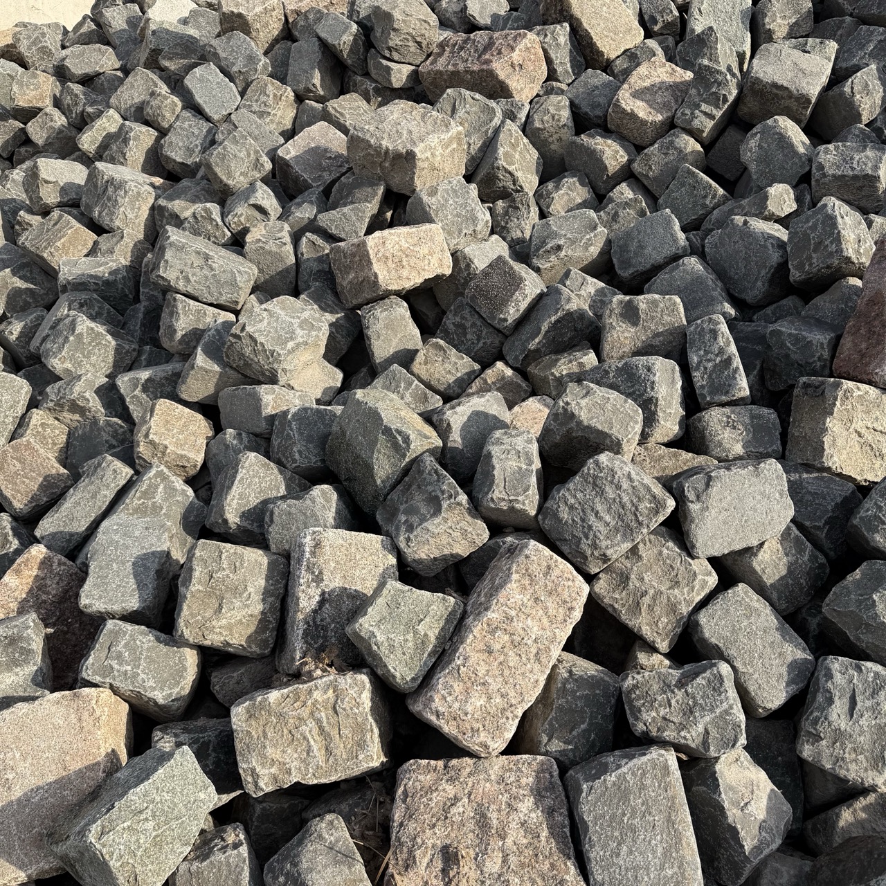 Gebrauchtes Grauwacke Mittelpflaster 13-25 cm regelmäßig