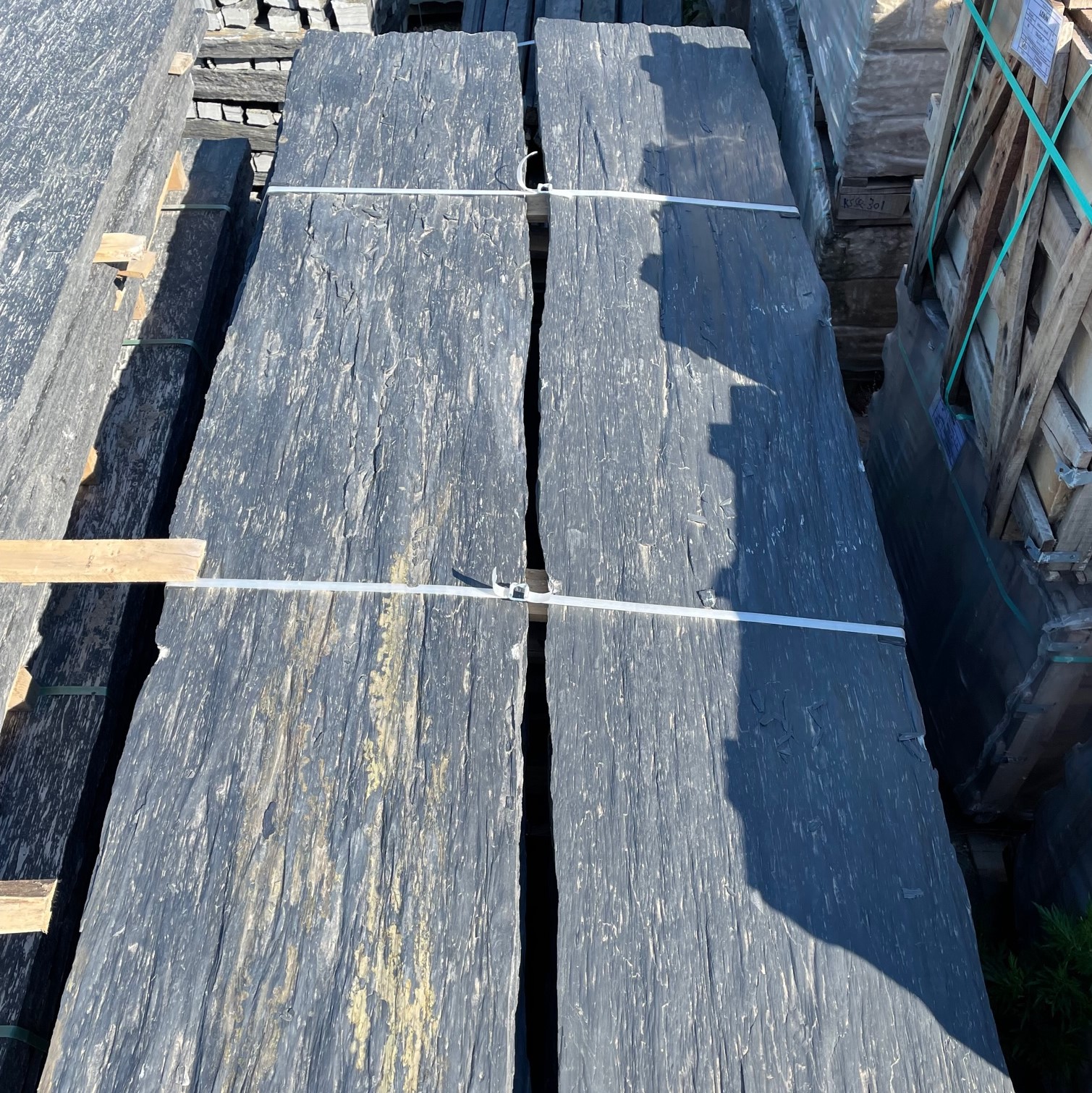 Schiefer Sichtschutzstele 4-10x40-50x150 cm spaltrau Schiefer Sichtschutzstele 4-10x40-50x150 cm spaltrau