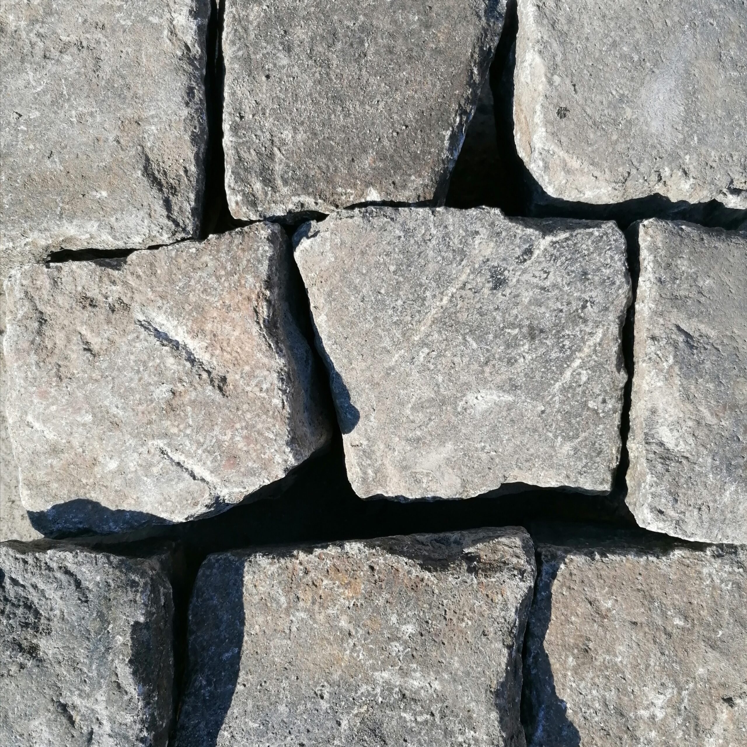 Gebrauchtes Porphyr Kleinpflaster 8-12 cm unregelmäßig Detail 6