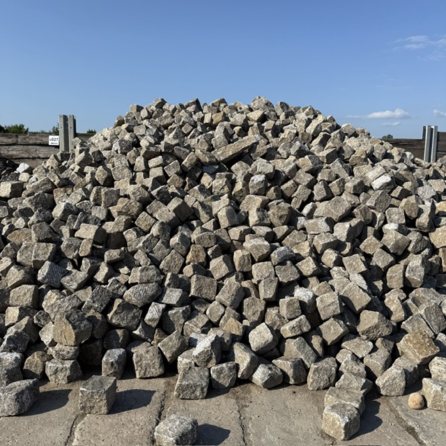 Gebrauchtes Granit Großpflaster grau-gelb Gebrauchtes Granit Großpflaster grau-gelb