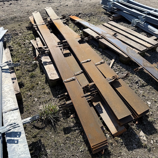 Parkband unverzinkt 3000x150x3 mm rostend Parkband unverzinkt 3000x150x3 mm rostend