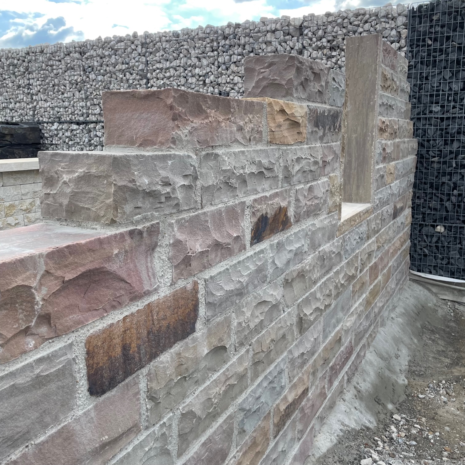 Quarz-Sandstein Mauerstein Toskana 14-16x20x30-50 cm gelblich-rötlich-beige-bunt Detail 4