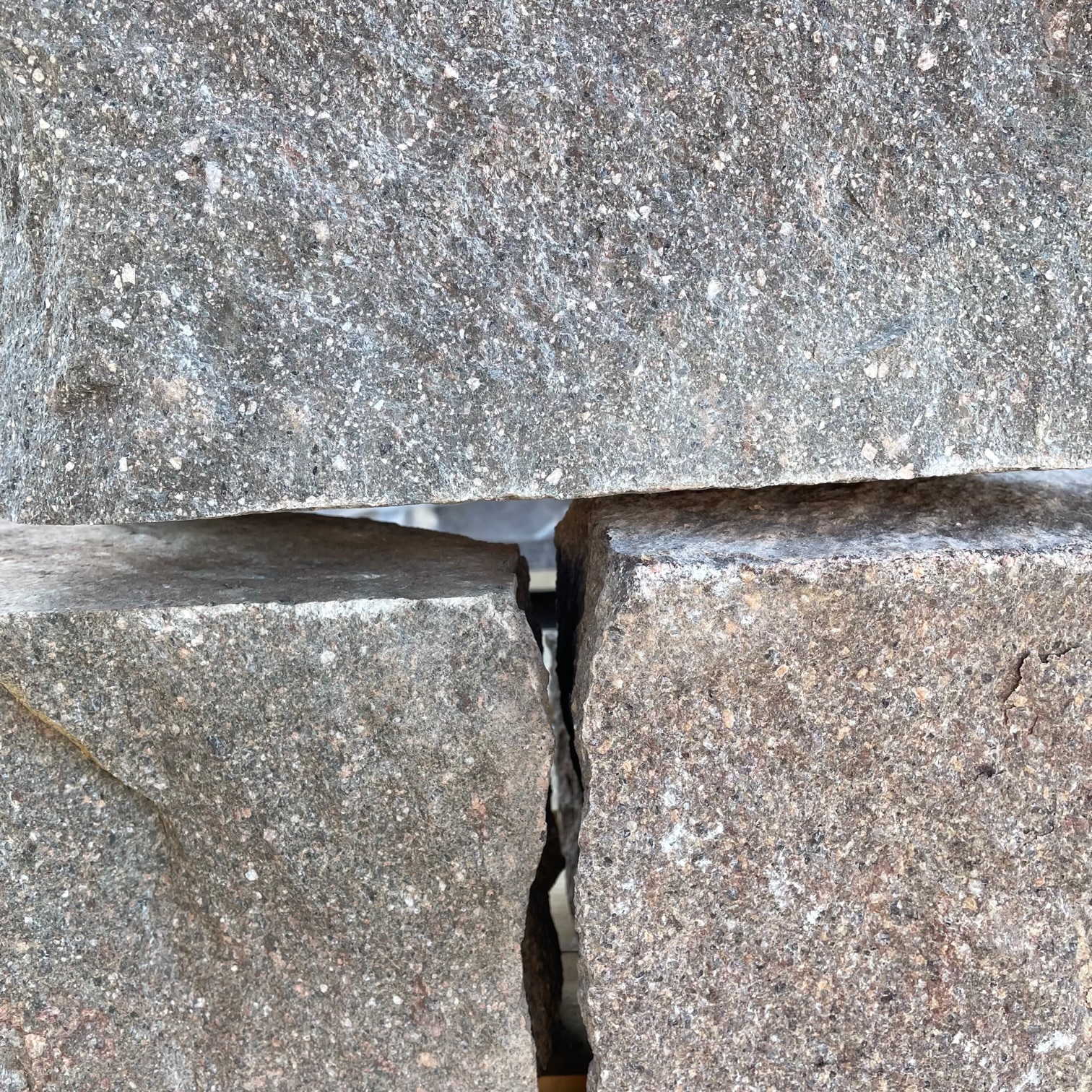 Porphyr Mauerstein Trient ca. 10-20x15-20x20-45 cm rot-braun-bunt Detail 5