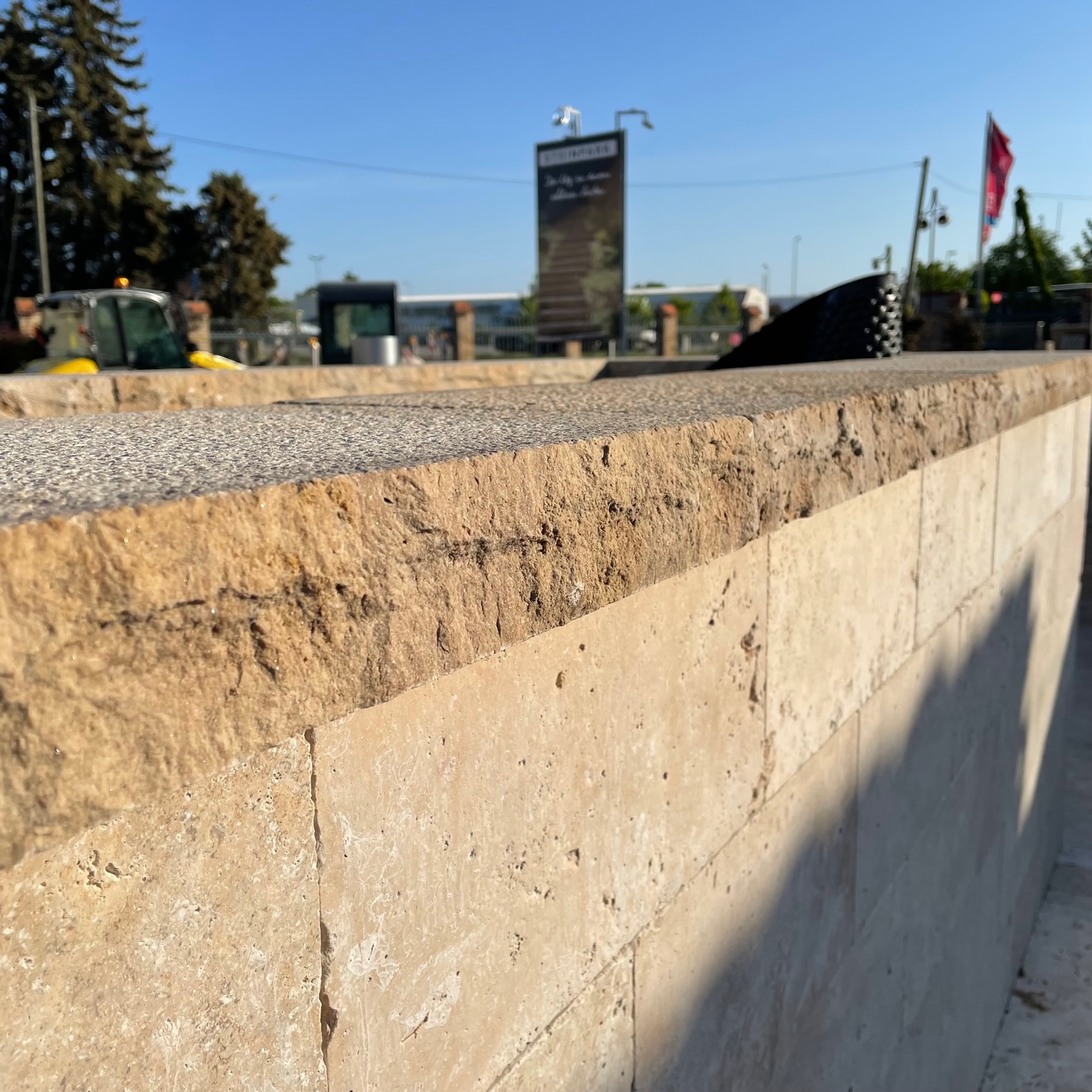 Travertin Abdeckplatte Mokka 6x30x65-100 cm hellbraun Detail 2