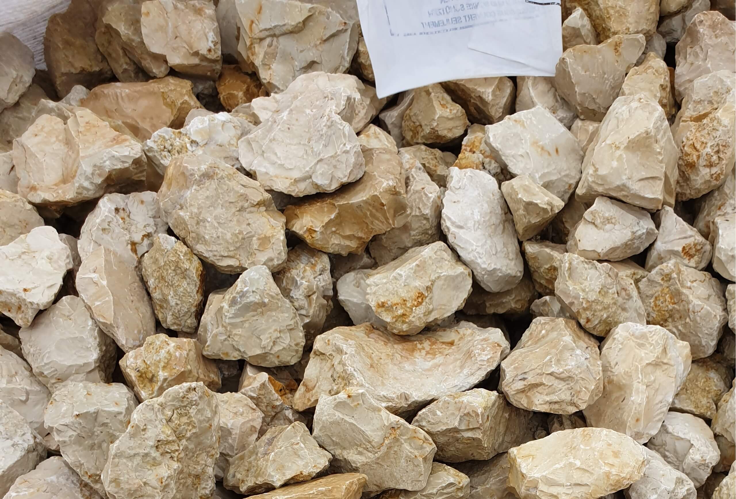 Ziersplitt Kalkstein Amarillo Caliza 32-56 mm gelb-grau Ziersplitt Kalkstein Amarillo Caliza 32-56 mm gelb-grau