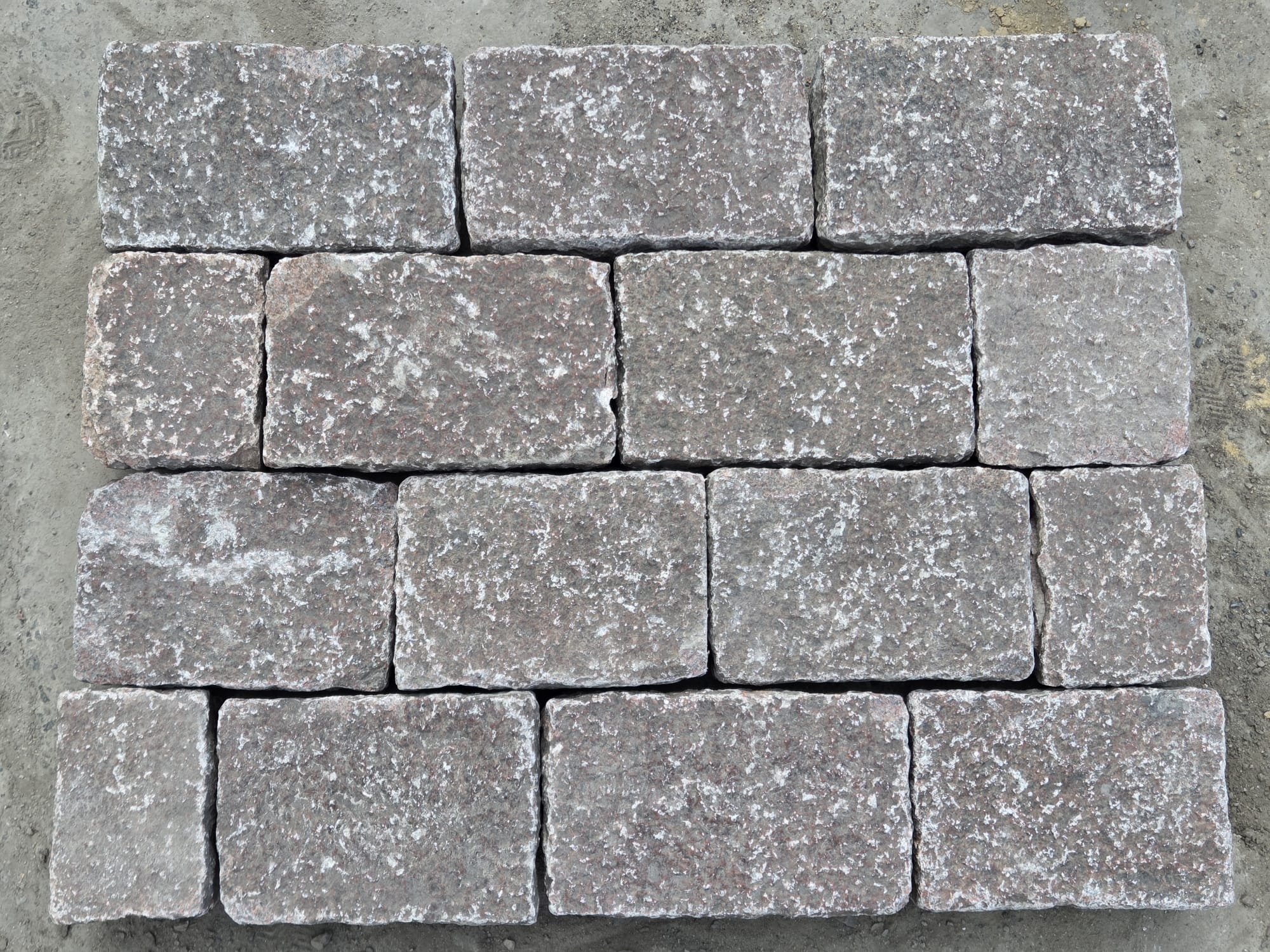 Gebrauchtes Granit Großpflaster 25x15x8-10 cm Reihenpflaster rötlich Gebrauchtes Granit Großpflaster 25x15x8-10 cm Reihenpflaster rötlich