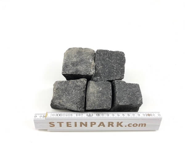 Neues Basalt Mosaikpflaster 4-6 cm Neues Basalt Mosaikpflaster 4-6 cm