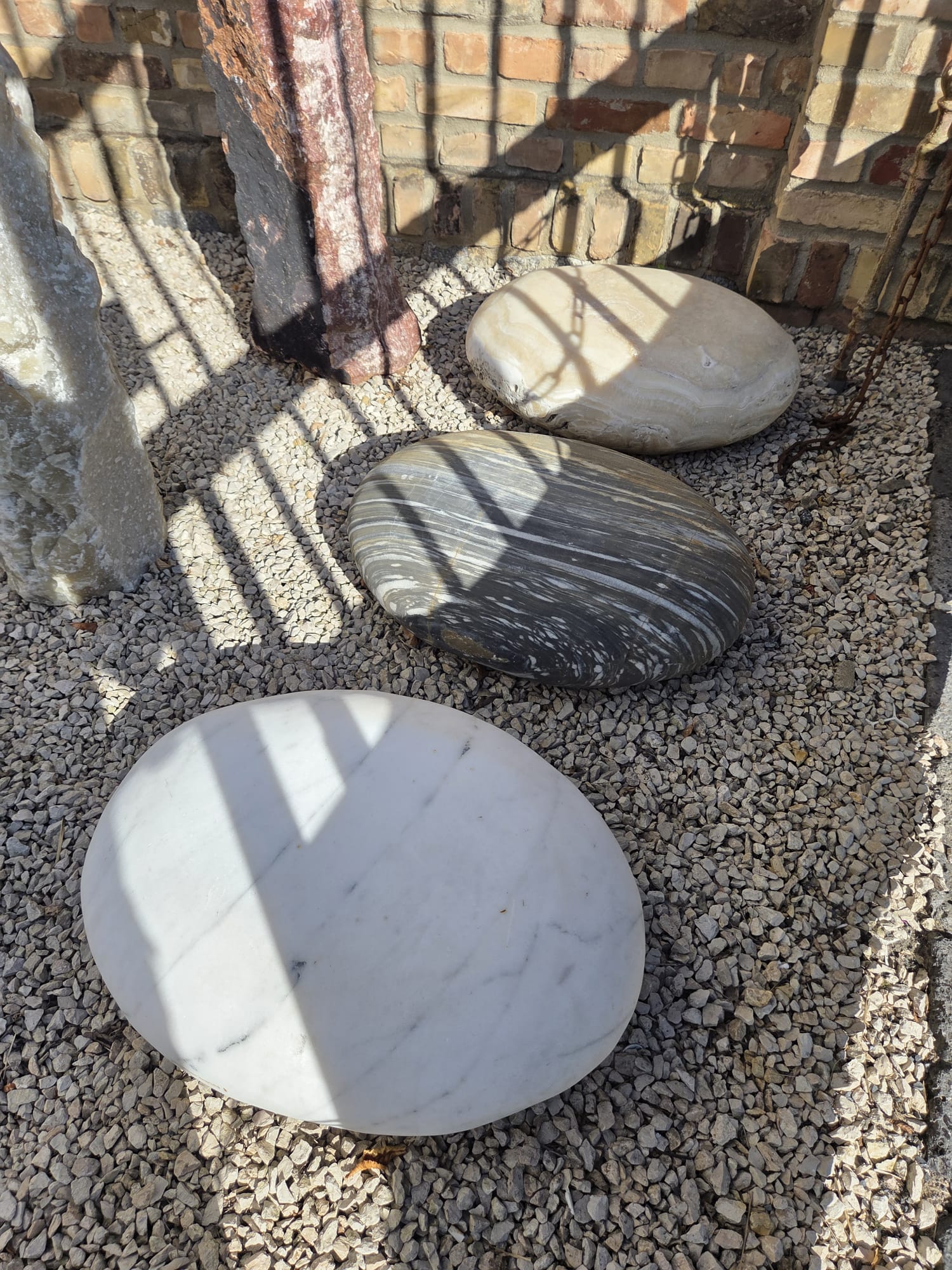 Zierfindling Flatstone bunt Einzelstücke zwischen 60 und 80 kg
