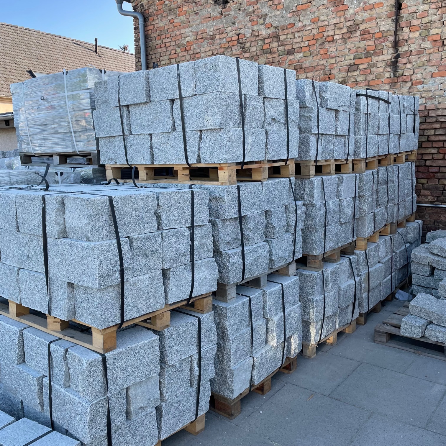 Granit Mauerstein 20x20x40 cm 2-seitig gesägt grau Detail 2