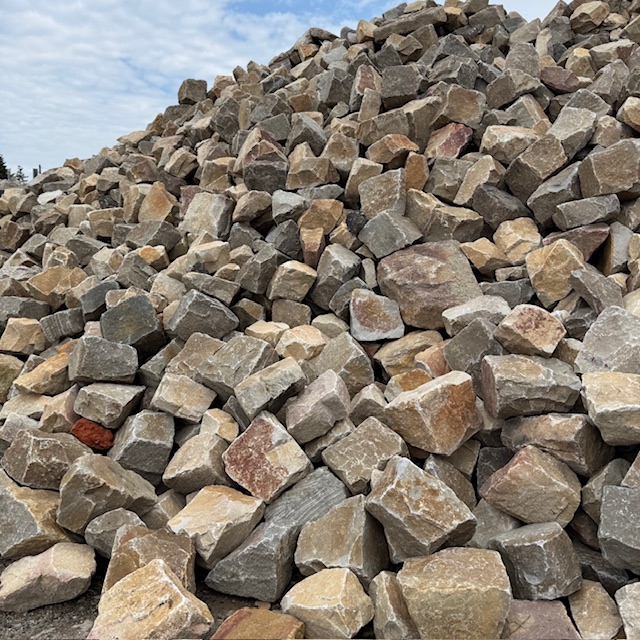 Gebrauchtes Quarzit Großpflaster 13-25 cm unregelmäßig Gebrauchtes Quarzit Großpflaster 13-25 cm unregelmäßig