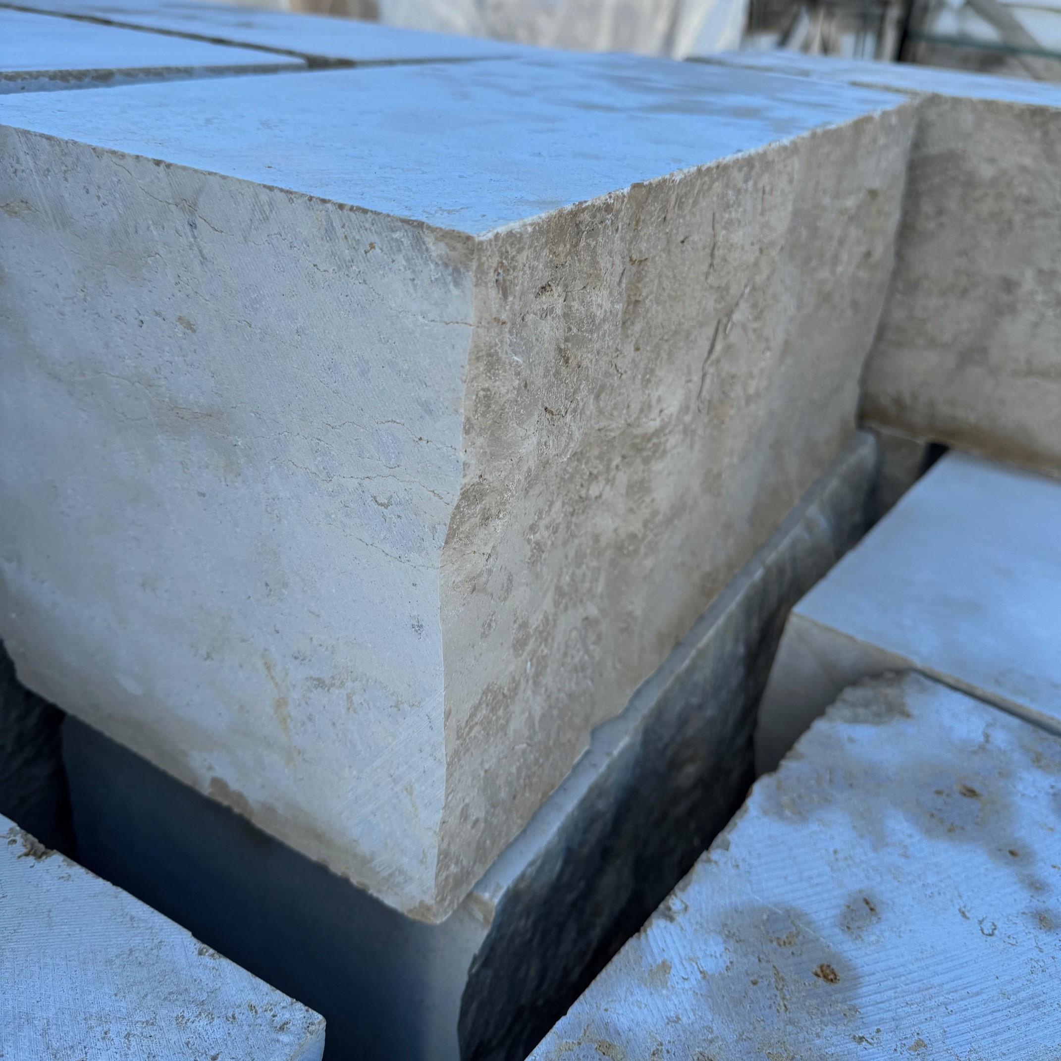 Premium Mauerstein Amarillo Caliza 15x22x20-60 cm gelb-grau Detail 1