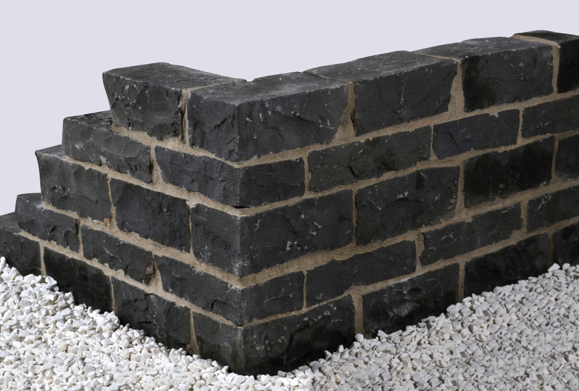 Basalt Mauerstein 20x20x40 cm schwarz