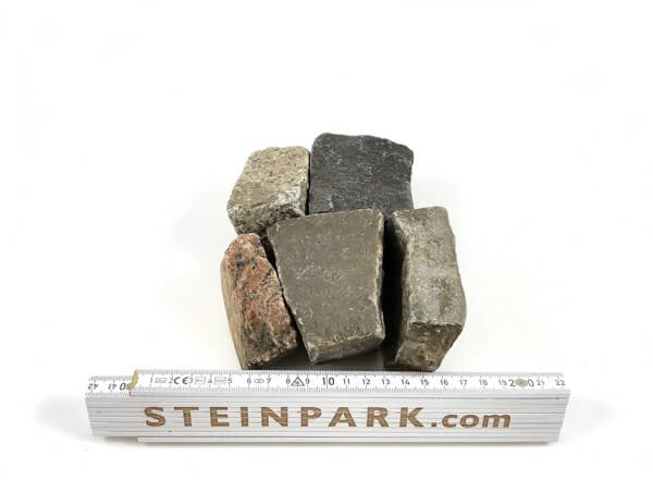 Gebrauchtes Kalkstein Mosaikpflaster 3-5 cm unregelmäßig grau-bunt Gebrauchtes Kalkstein Mosaikpflaster 3-5 cm unregelmäßig grau-bunt