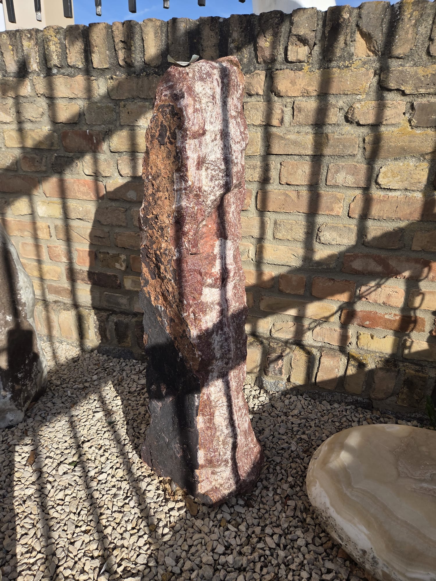 Zierfindling Monolith bunt Einzelstücke zwischen 35 und 150 kg Zierfindling Monolith bunt Einzelstücke zwischen 35 und 150 kg