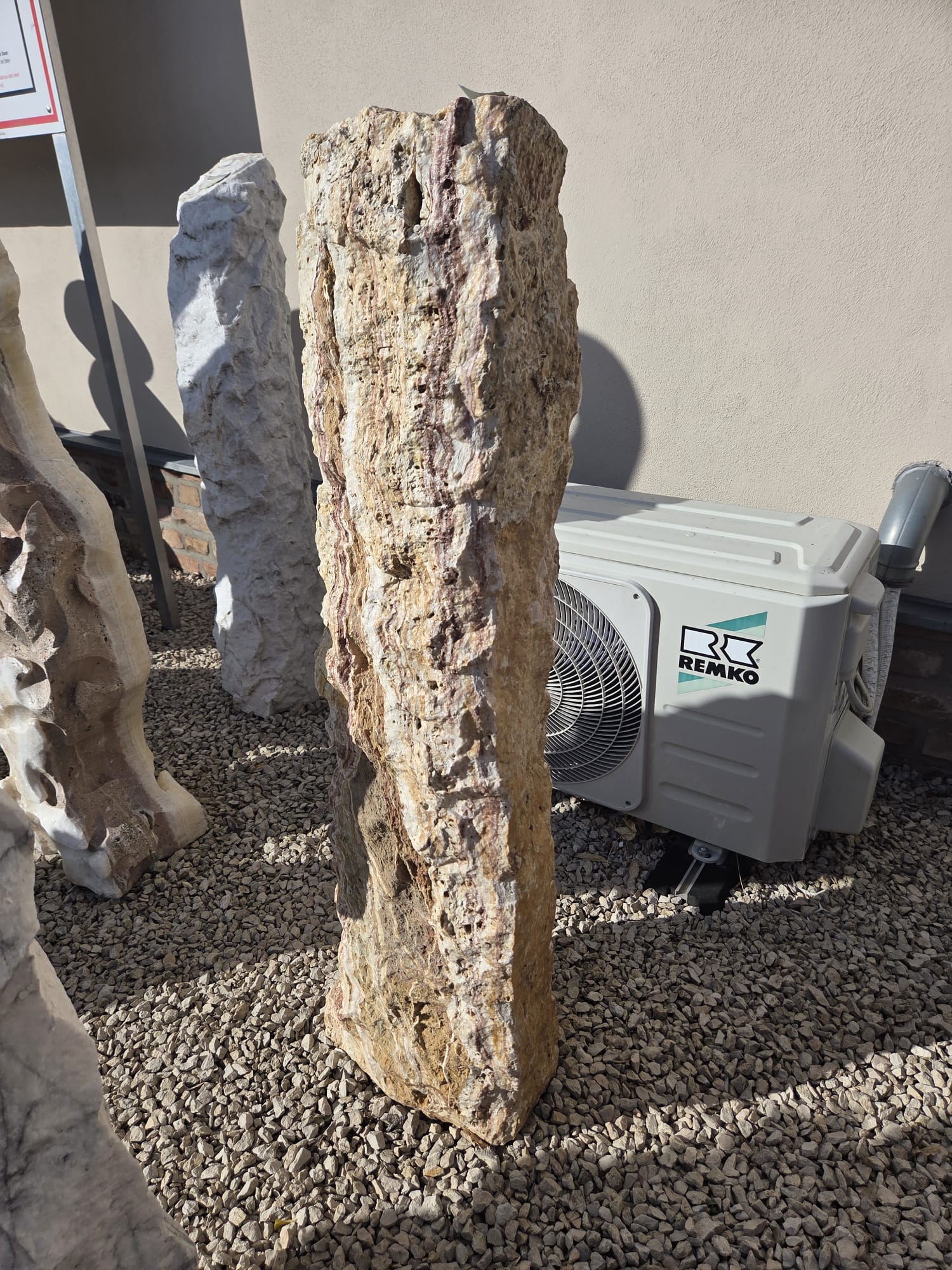 Zierfindling Monolith bunt Einzelstücke zwischen 35 und 150 kg