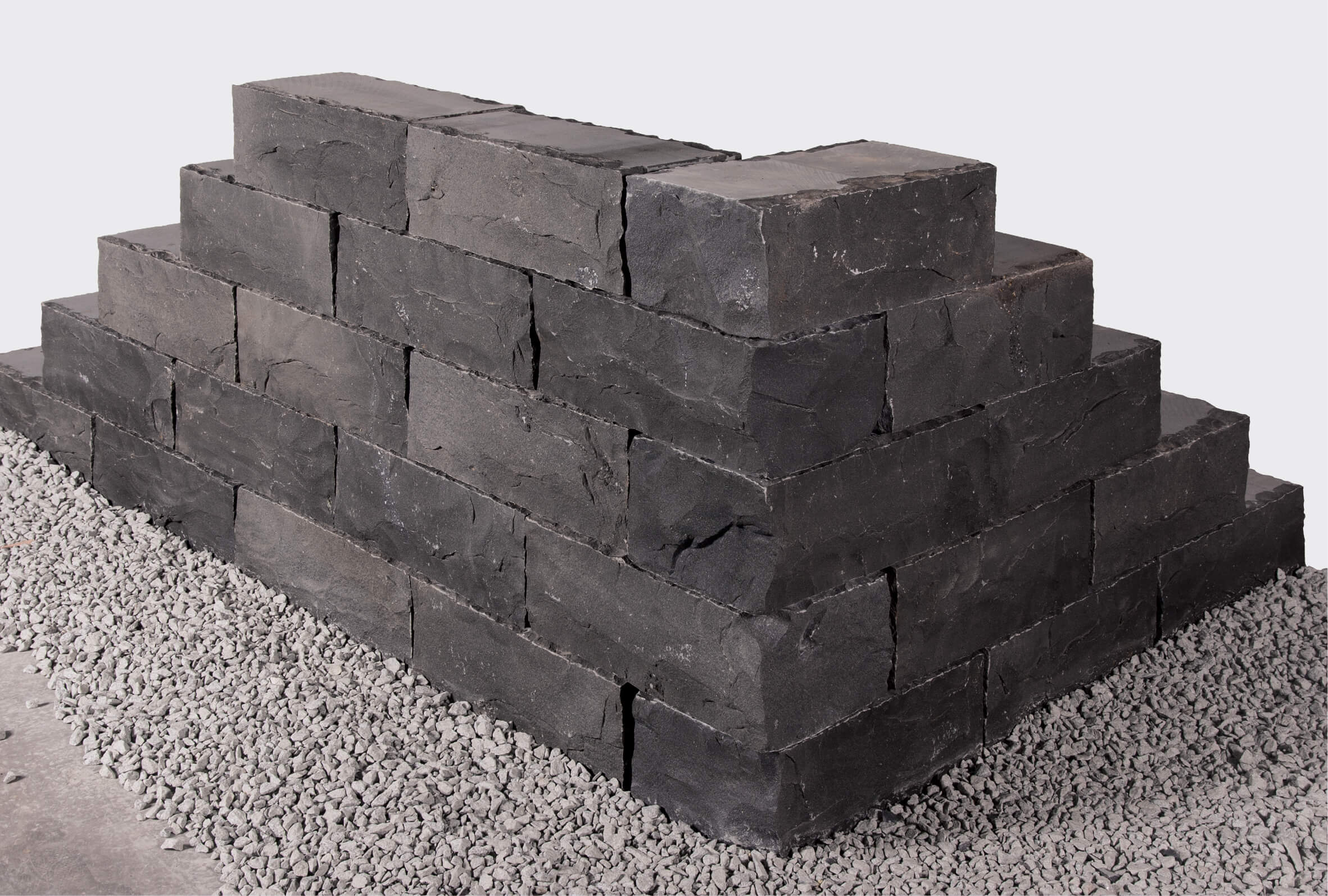 Basalt Klostermauerstein 15x20x40 cm schwarz