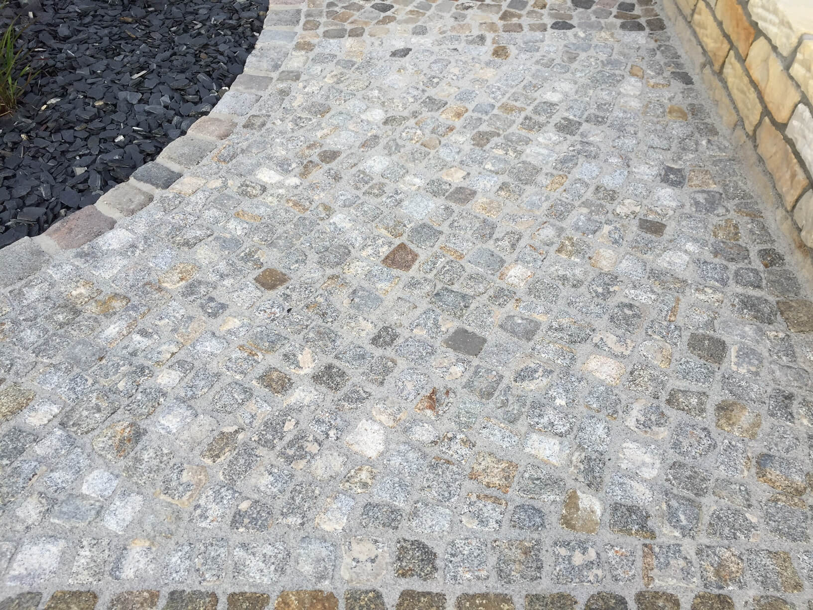 Gebrauchtes Granit Kleinpflaster 8-11 cm regelmäßig-unregelmäßig B9 Detail 4