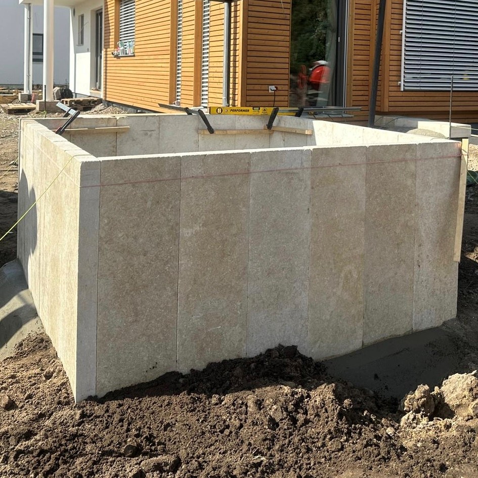 Kalkstein Kantenstein Catrina 8x20x100 cm gelblich-cremebeige Detail 1