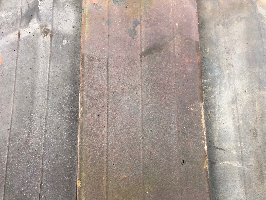 Historische Dachsteine anthrazit Detail 1