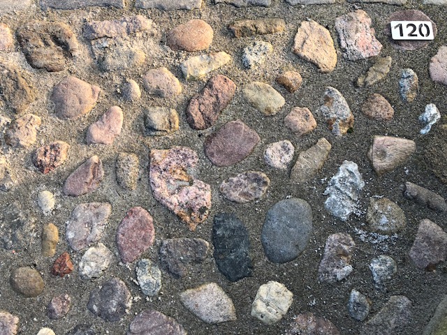 Granit Lesesteine 100-500 mm meist natürlich gerundet Detail 4