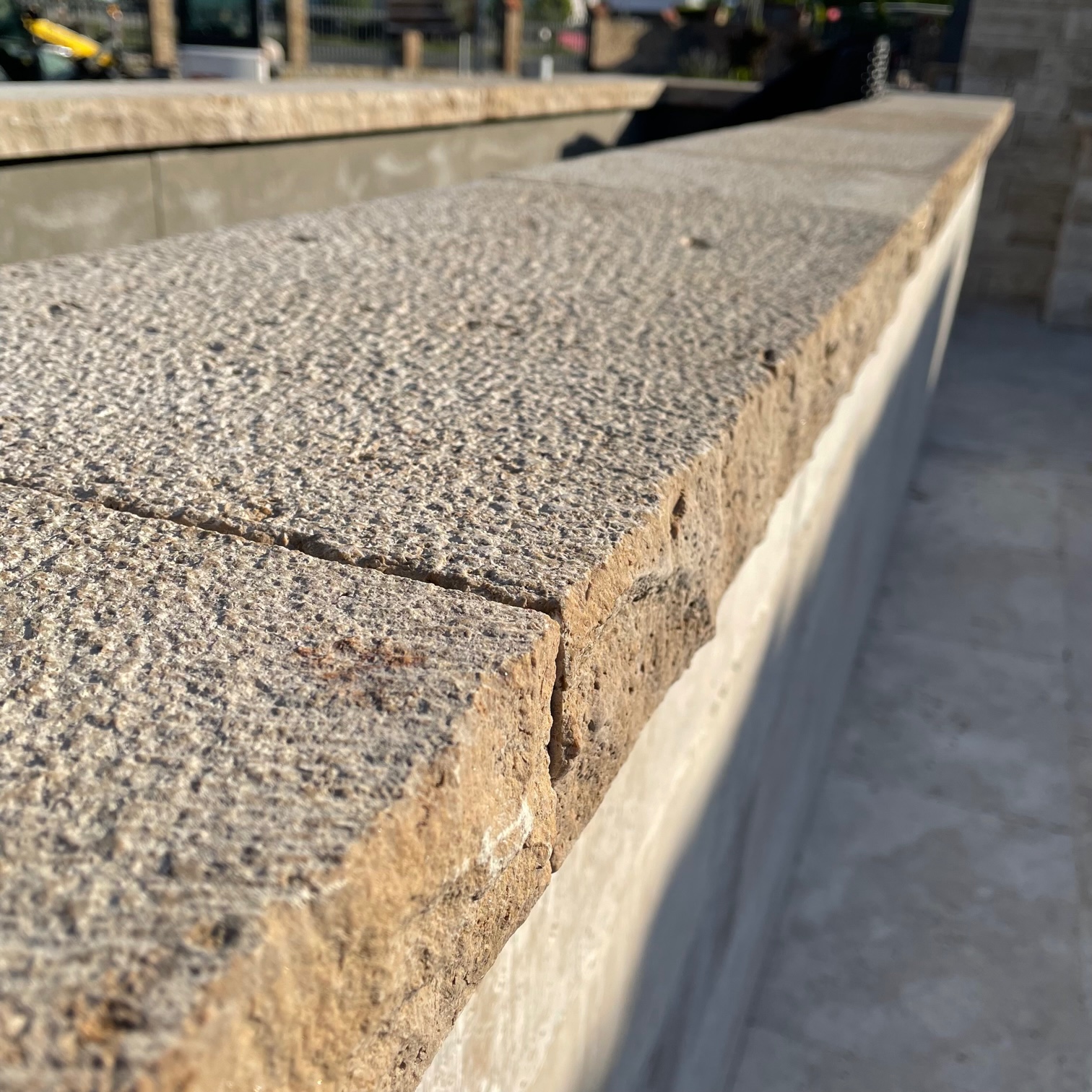 Travertin Abdeckplatte Mokka 6x30x65-100 cm hellbraun Travertin Abdeckplatte Mokka 6x30x65-100 cm hellbraun