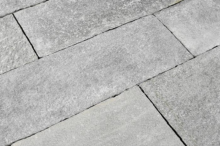 Gneis Terrassenplatte 40 cm Bahnenware überwiegend grau Gneis Terrassenplatte 40 cm Bahnenware überwiegend grau