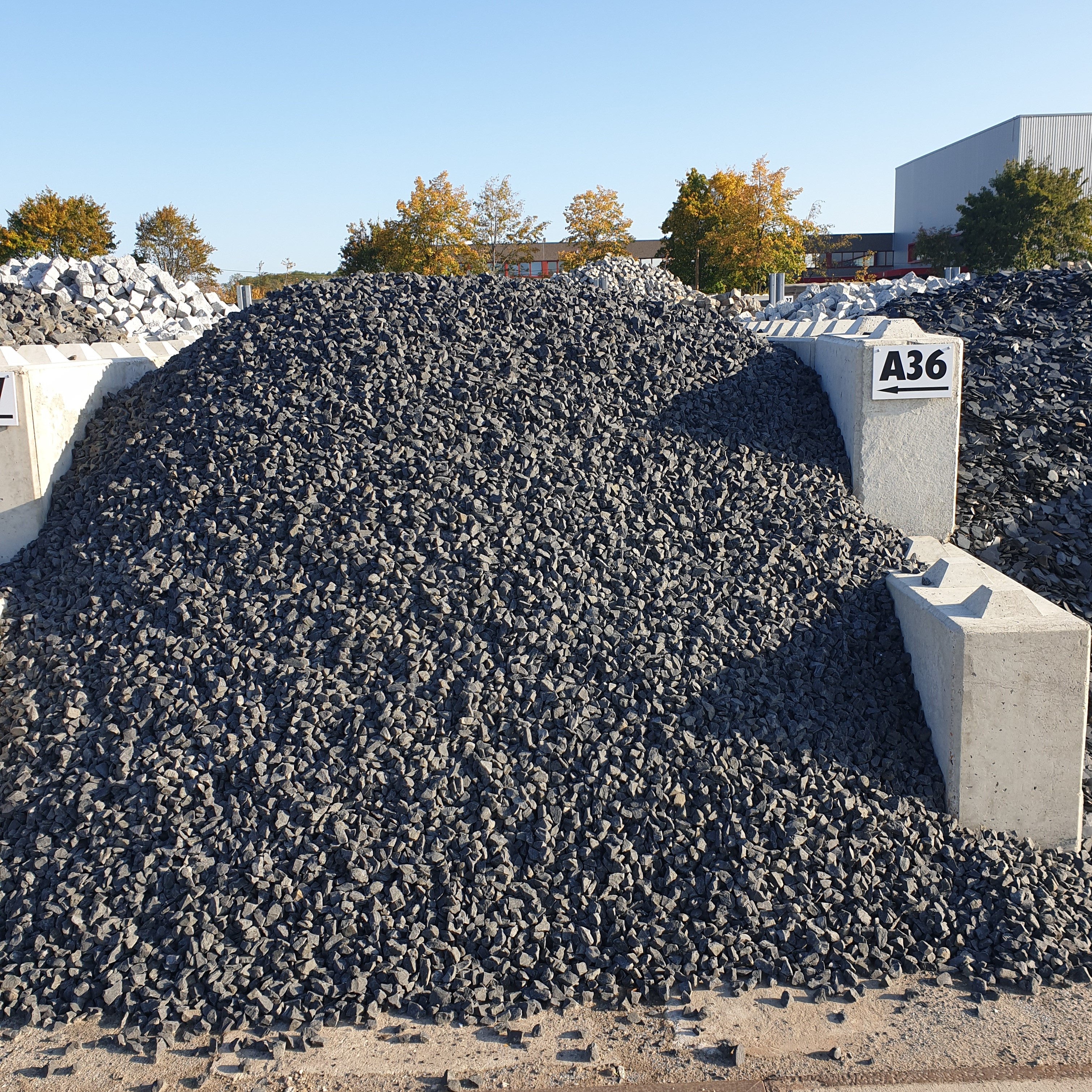 Ziersplitt Basalt Nero 20-40 mm anthrazit Detail 1