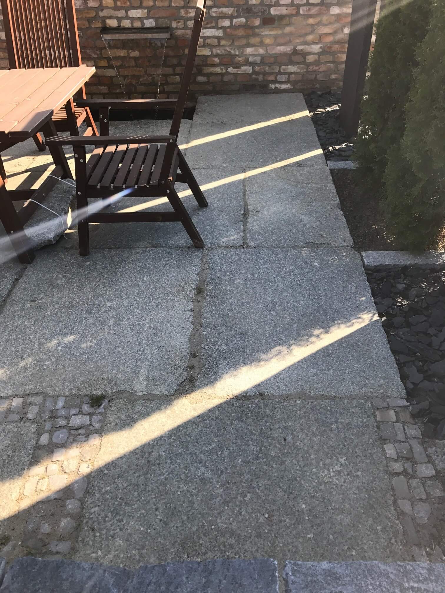 Charlottenburger Granit Krustenplatte gebraucht Detail 4