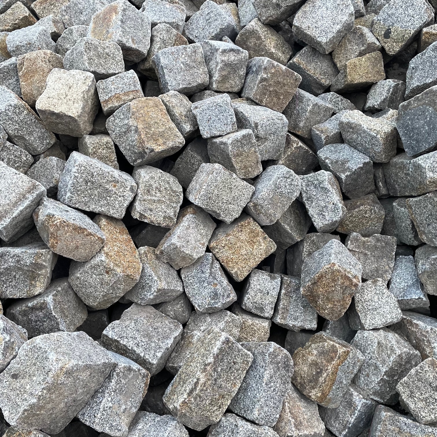 Gebrauchtes Granit Großpflaster grau-gelb Detail 4