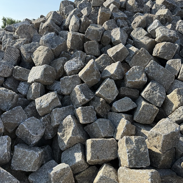 Gebrauchtes Granit Großpflaster grau-gelb