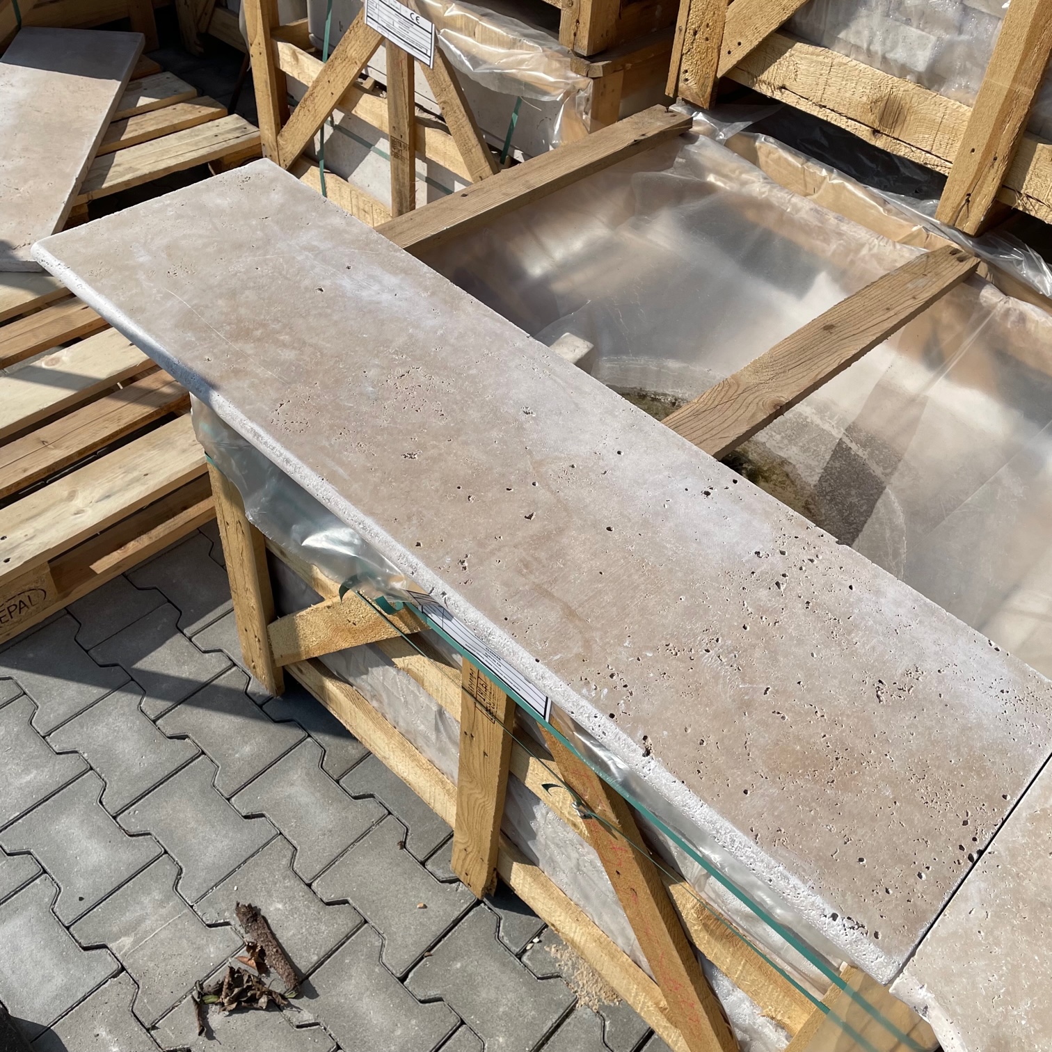 Travertin Poolplatte Crema 122x35x3 cm creme-beige Travertin Poolplatte Crema 122x35x3 cm creme-beige Detail 1