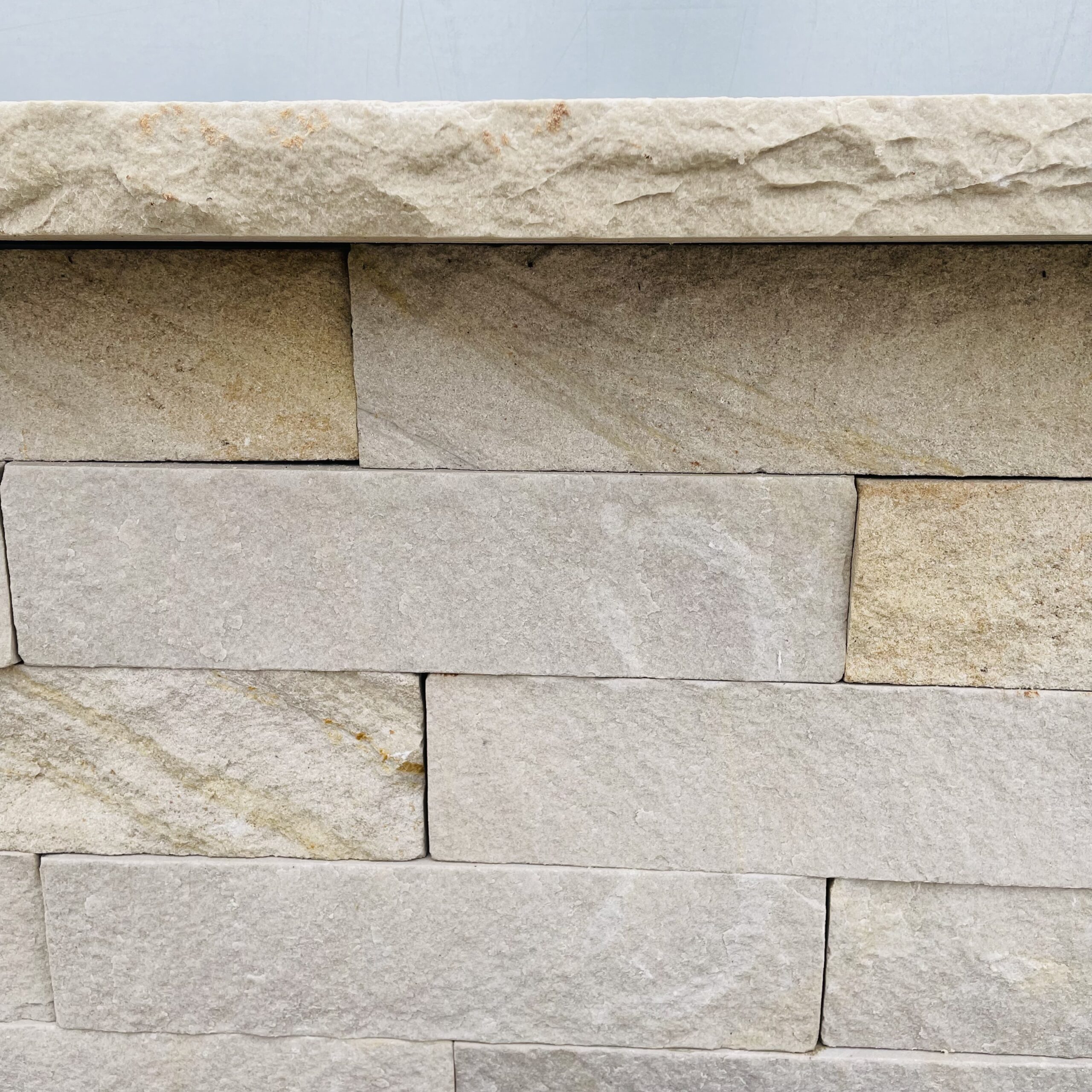 Sandstein Mauerabdeckung 100x28x4 cm gelblich Sandstein Mauerabdeckung 100x28x4 cm gelblich