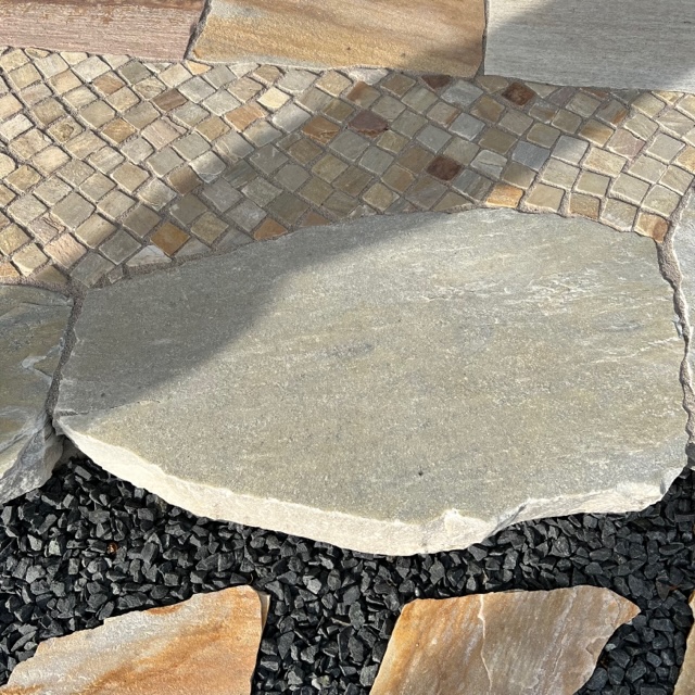 Quarzit Polygonalplatte 8-14×25-40×80-120 cm gelb-rosé-bunt