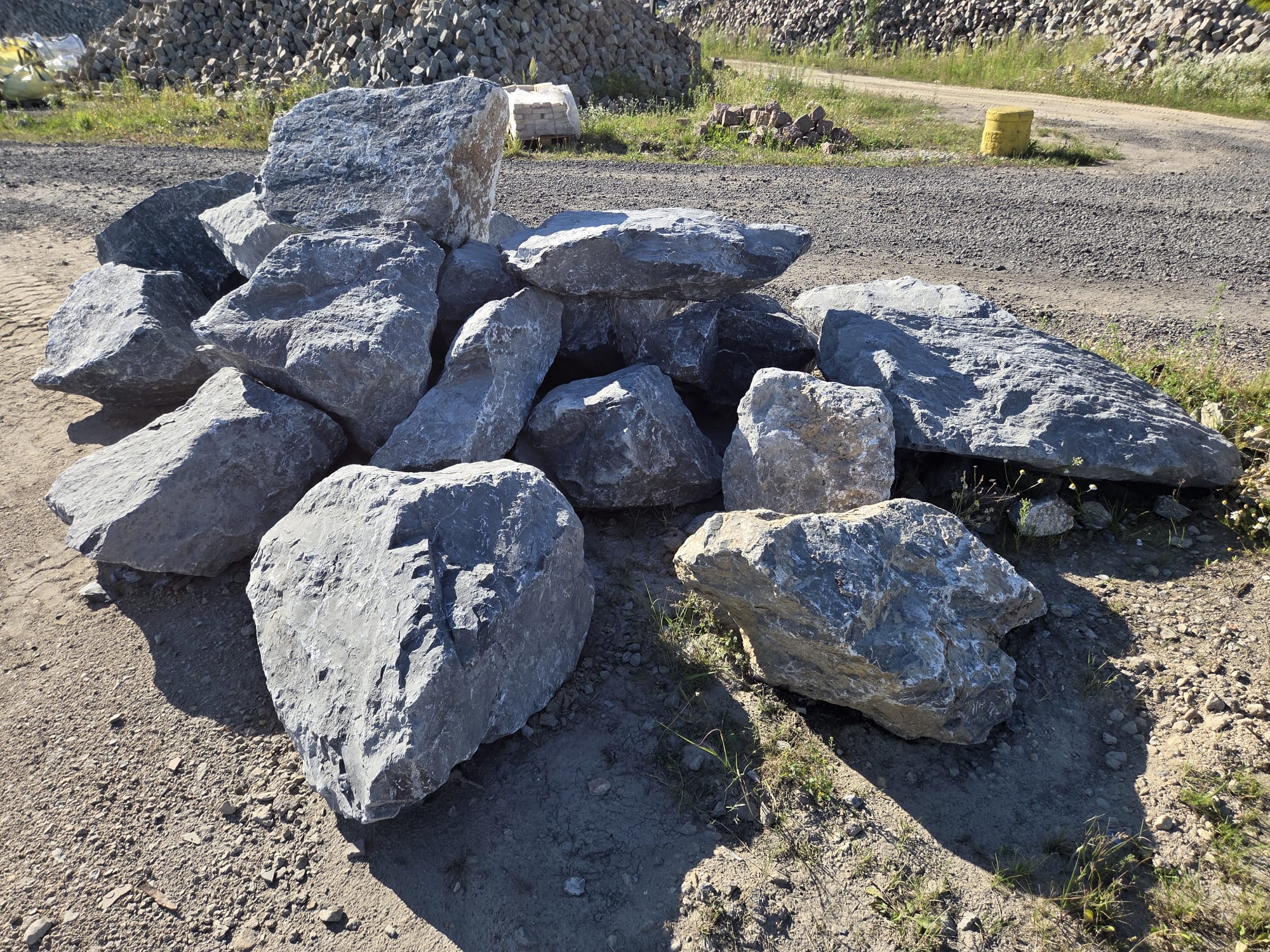 Zierfindling Alpenstein anthrazit-gebändert Zierfindling Alpenstein anthrazit-gebändert