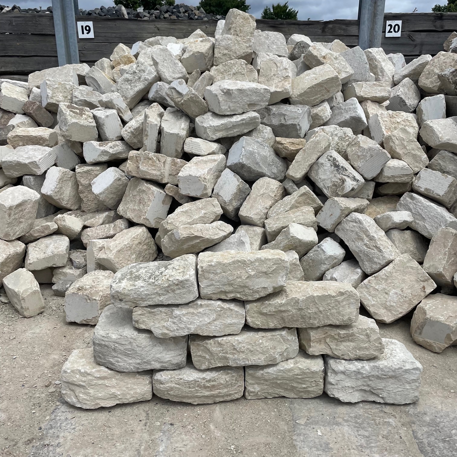 Kalkstein Mauerwerk Amarillo Caliza 8-20x15-30x15-60 cm Detail 4