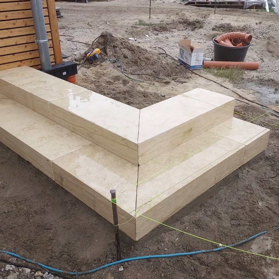 Kalkstein Blockstufe Catrina 15x35x100 cm gelb-beige Detail 1