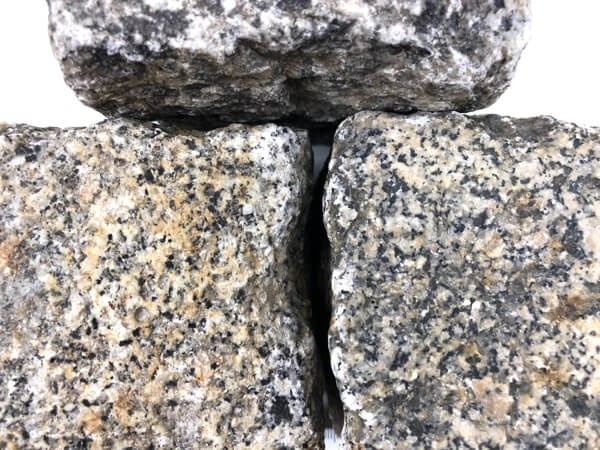 Gebrauchtes Granit Kleinpflaster 8-11 cm regelmäßig-unregelmäßig B9 Detail 1