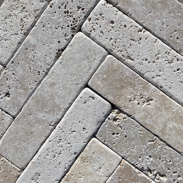 Travertin Pflasterklinker Crema 20x5x5 cm creme-beige Detail 2