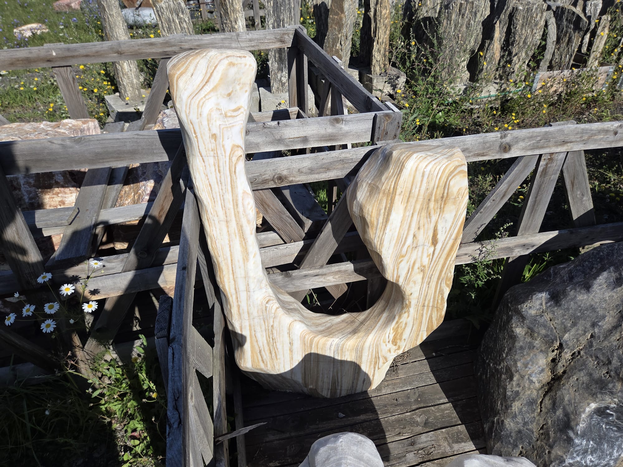 Zierfindling Old Giants bunt Einzelstücke zwischen 150 und 450 kg Zierfindling Old Giants bunt Einzelstücke zwischen 150 und 450 kg