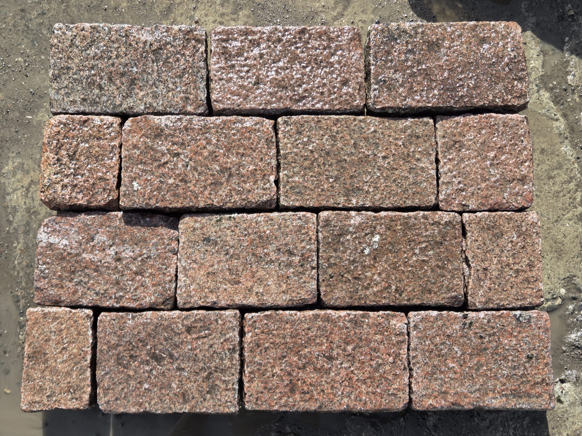 Gebrauchtes Granit Großpflaster 25x15x8-10 cm Reihenpflaster rötlich Gebrauchtes Granit Großpflaster 25x15x8-10 cm Reihenpflaster rötlich