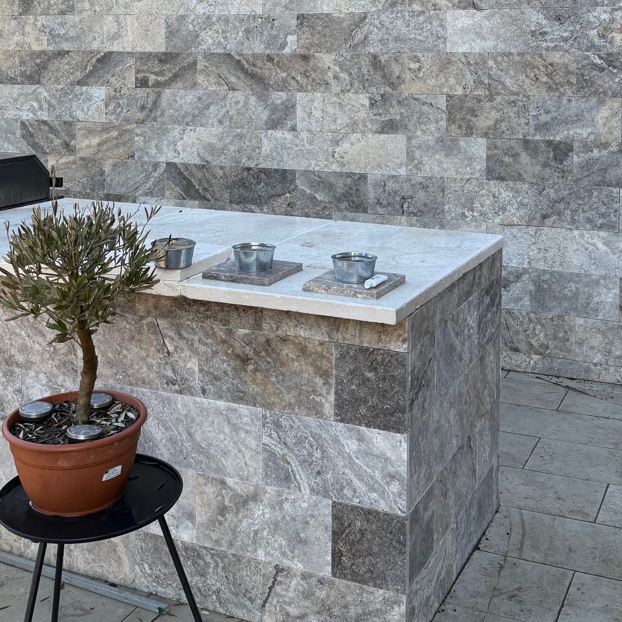 Travertin Wandverblender Adana 40x20x2 cm silbergrau Travertin Wandverblender Adana 40x20x2 cm silbergrau