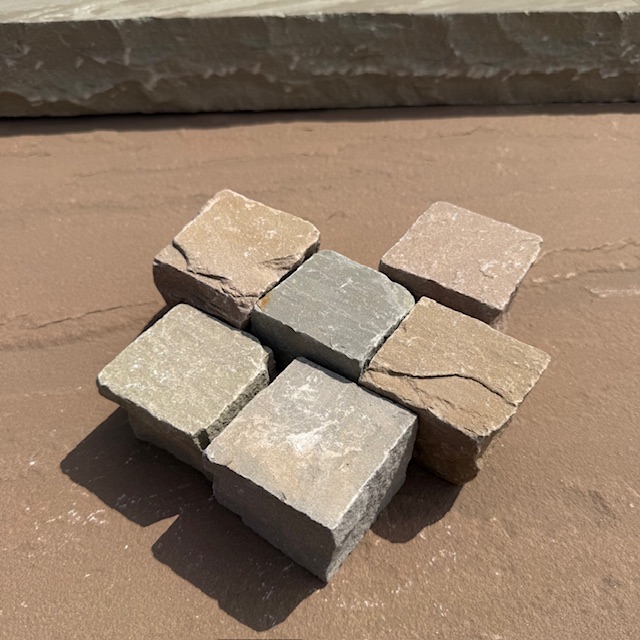 Quarz-Sandstein Mosaikpflaster 5x5x4-6 cm grau-gelb-rot-braun-bunt Quarz-Sandstein Mosaikpflaster 5x5x4-6 cm grau-gelb-rot-braun-bunt