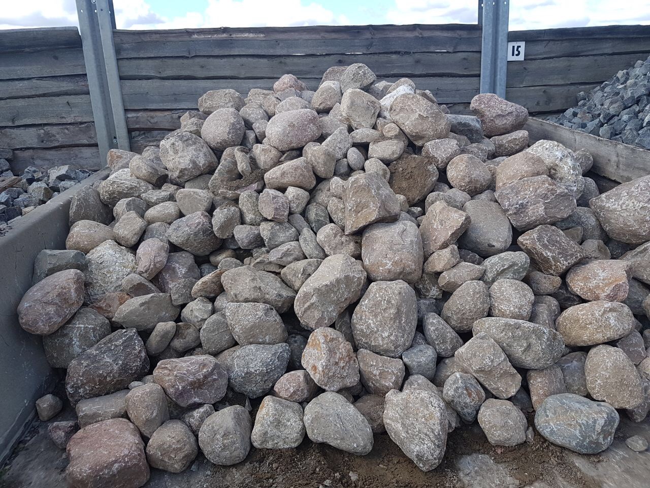 Granit Eiszeitfindling 40-80 cm meist natürlich gerundet