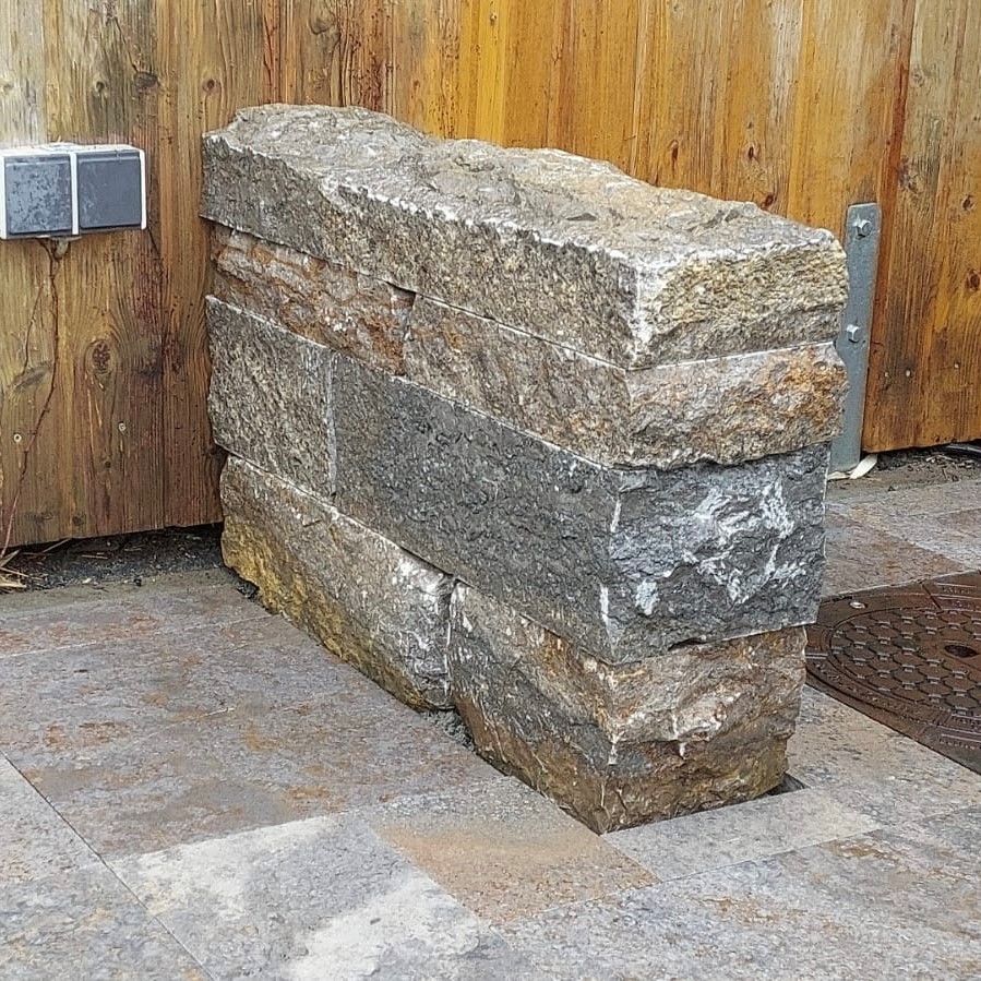 Muschelkalk Mauerwerk 8-25x15-25x20-60 cm Lagerfugen gesägt Detail 3