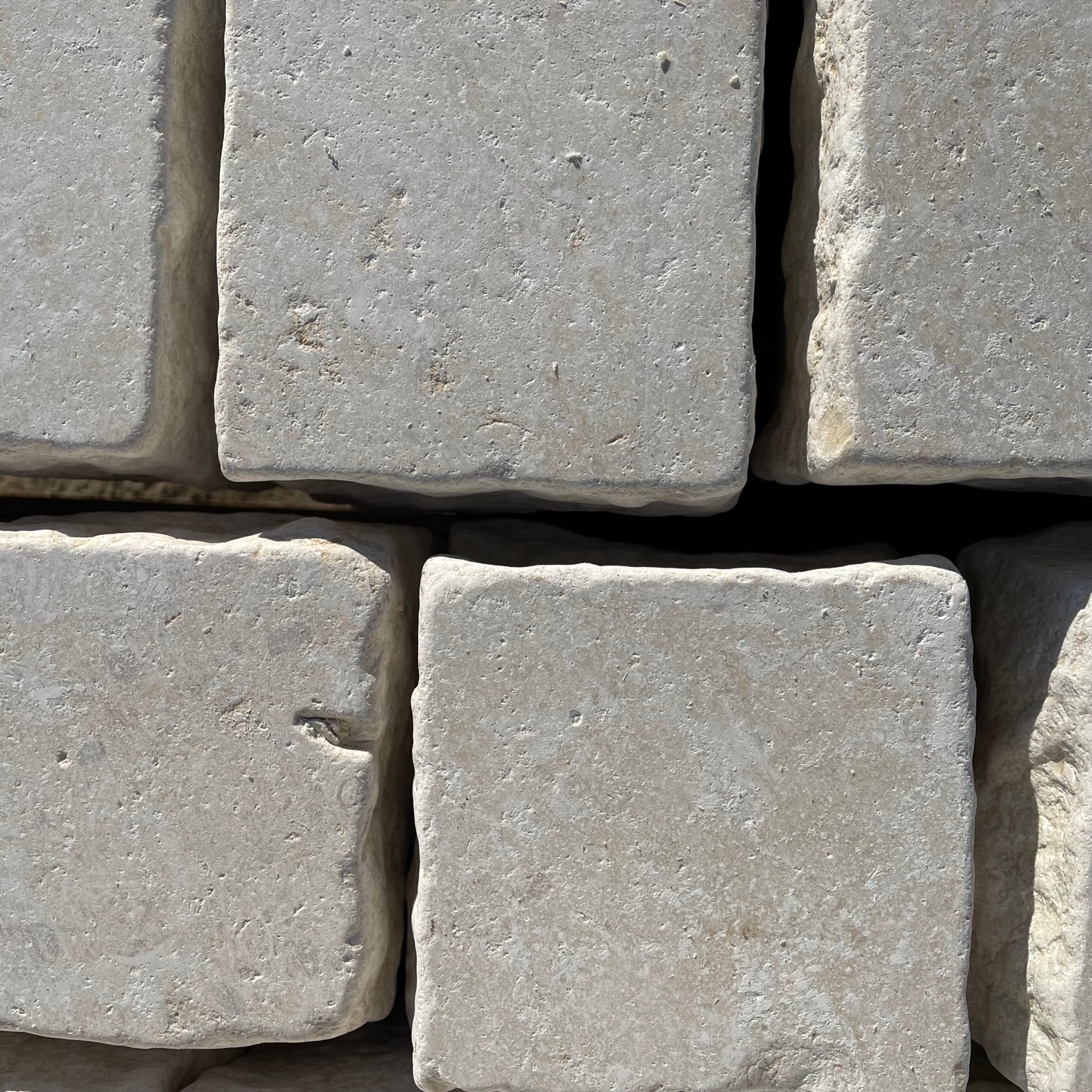 Kalkstein Kleinsteinpflaster Catrina 10x10x8 cm gelblich-cremebeige Detail 7