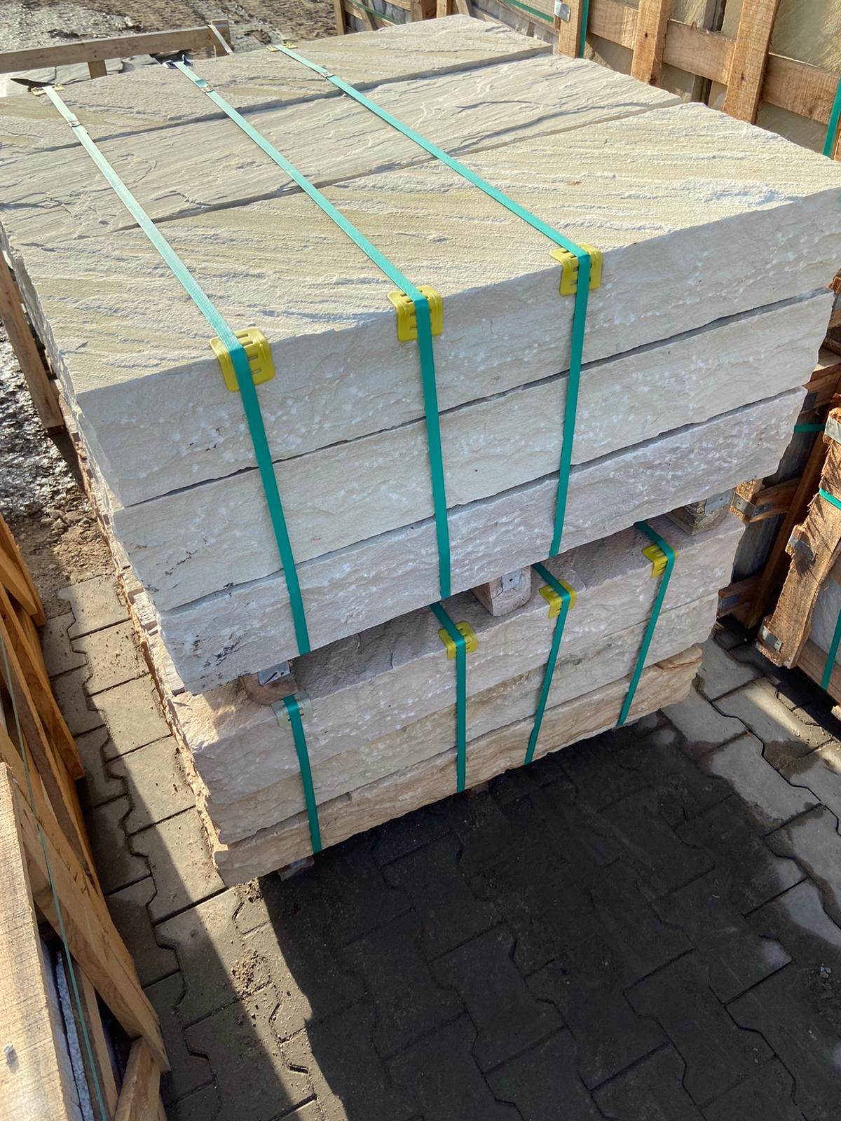 Quarz-Sandstein Blockstufe 15x35x100 cm Golden Sun Quarz-Sandstein Blockstufe 15x35x100 cm Golden Sun