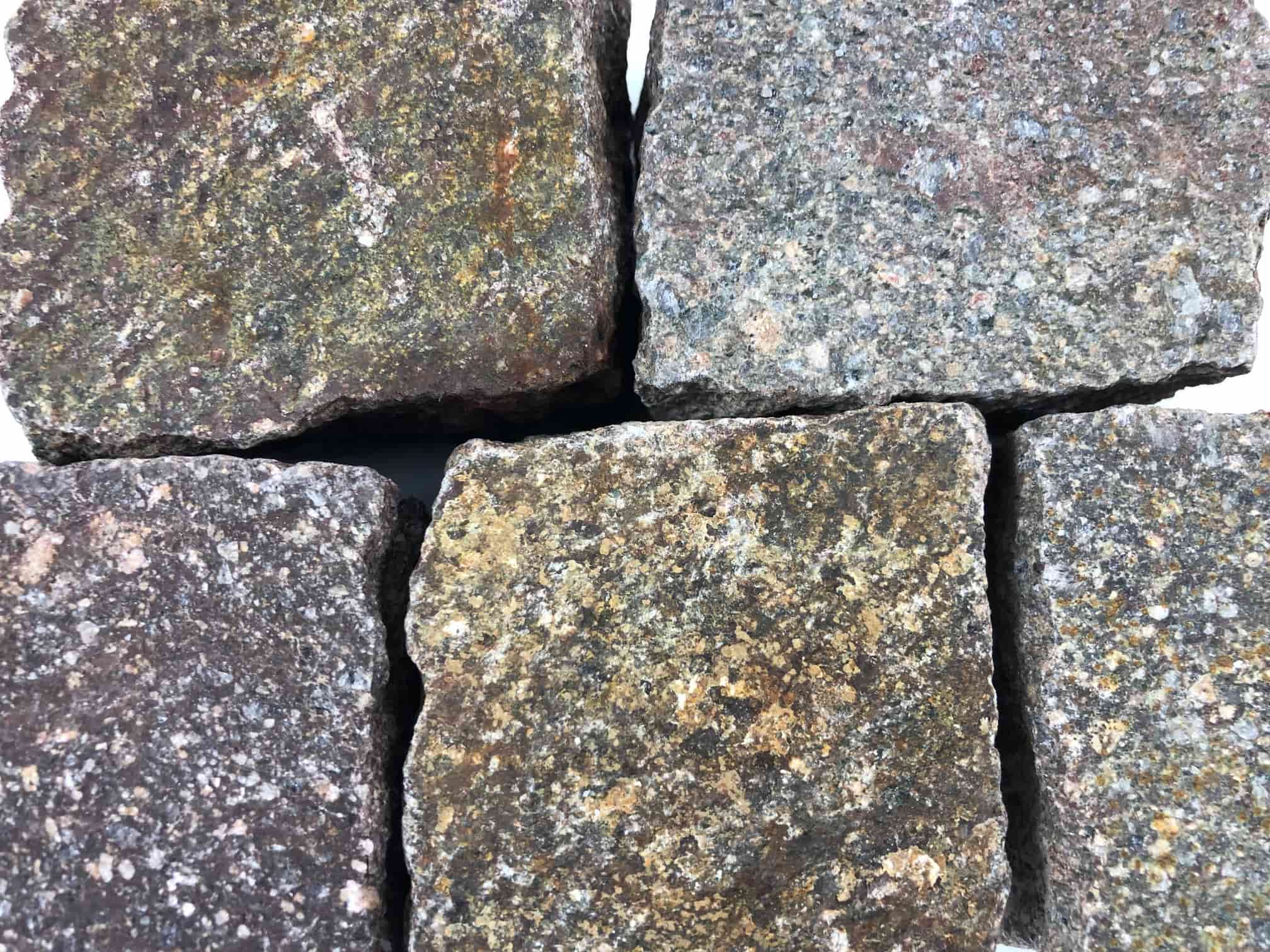 Neues Porphyr Mosaikpflaster 4-6 cm rot-braun-bunt Detail 2