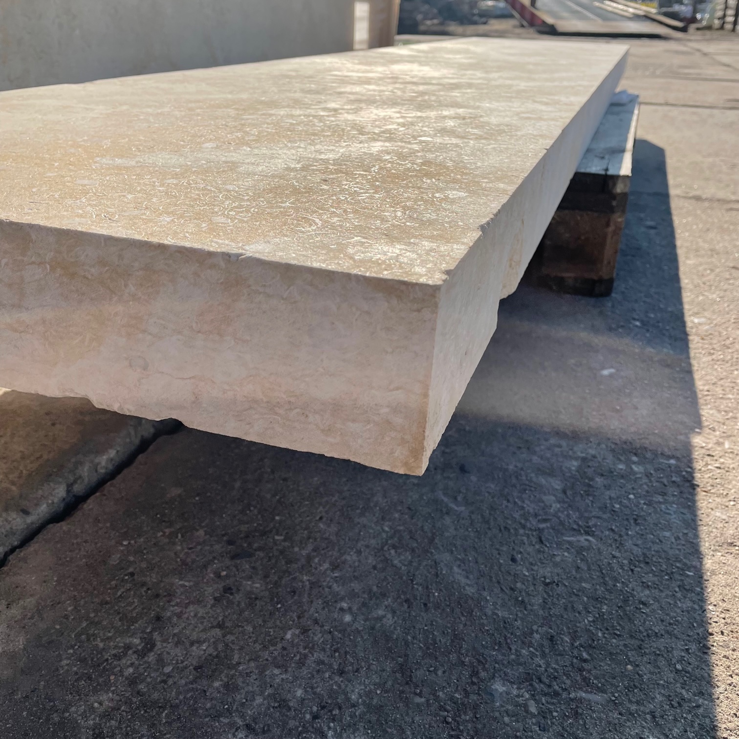 Kalkstein Sichtschutzstele Catrina 8x50x250 cm gelblich-cremebeige Detail 3