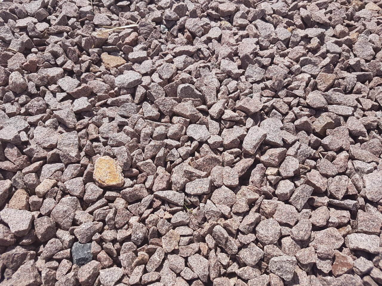 Granit Ziersplitt 16-32 mm rot