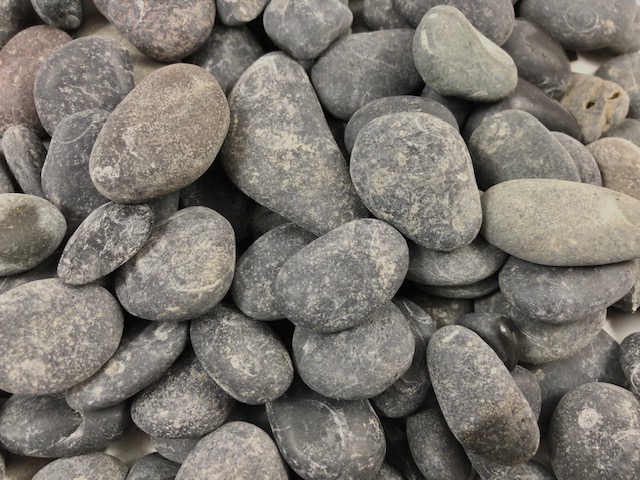 zierkies-beach-pebbles-anthrazit-gerundet